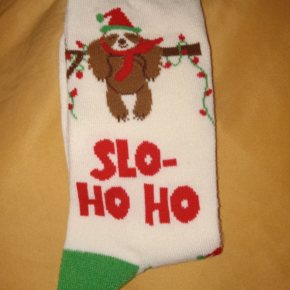 ♥️🤍💚 NWT Set of 2 Comical Crew Style Unisex Christmas Socks Holiday Fun Gift - Picture 2 of 4
